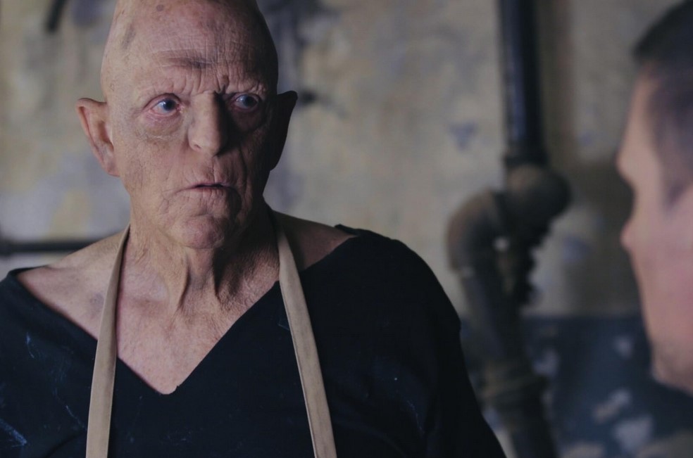 Room 9 (2021)