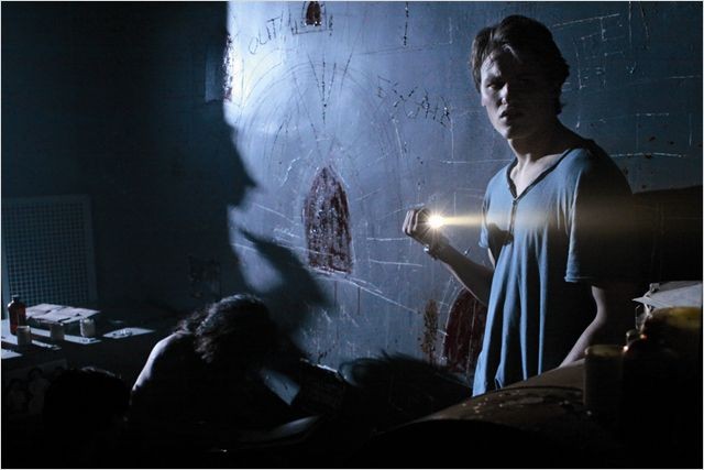 Grave Encounters 2 (2012)