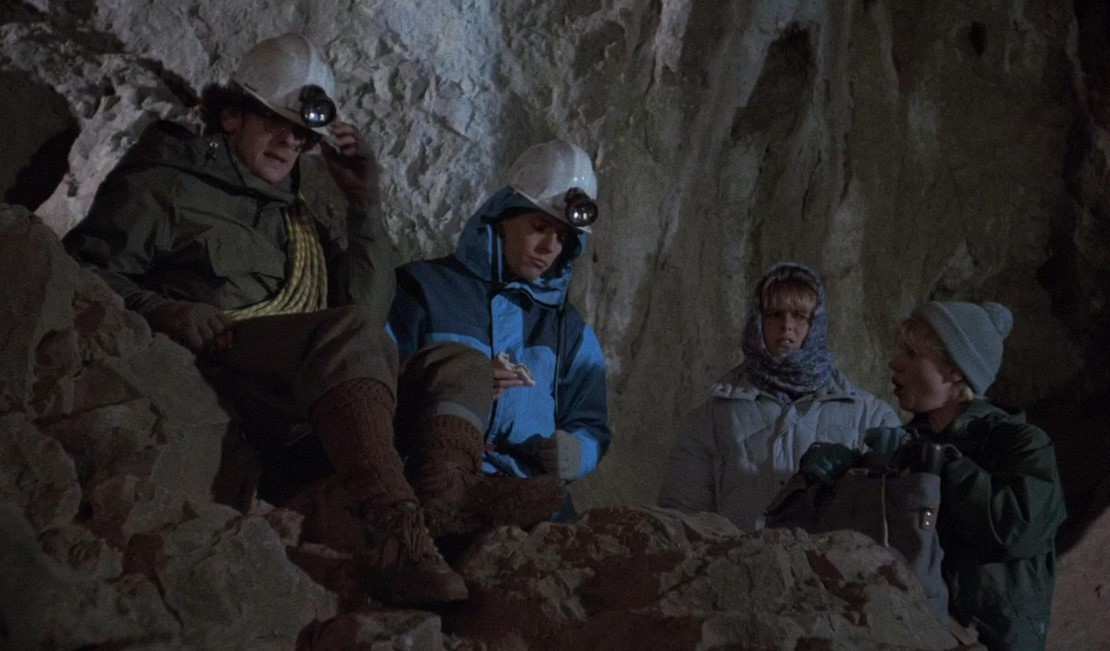 Le Repaire Du Ver Blanc (1988) 