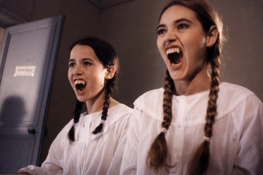 Les Deux Orphelines Vampires (1997)