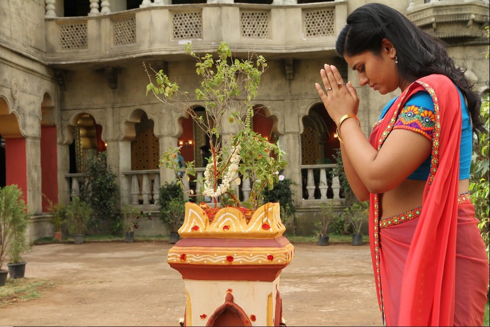 Aranmanai 2 (2016)