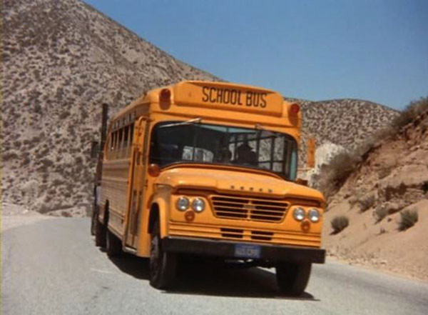 Duel de Steven Spielberg - 1971 / Thriller - Horreur