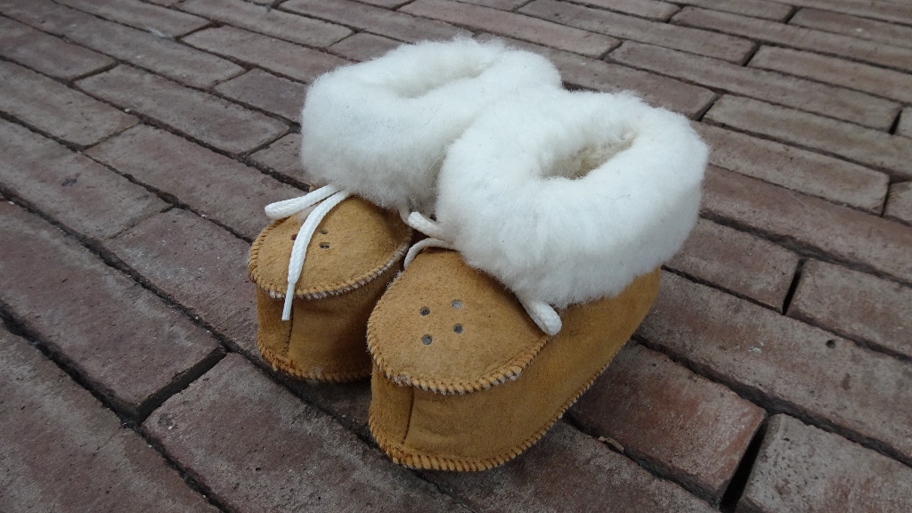 Sheepskin baby booties ♥