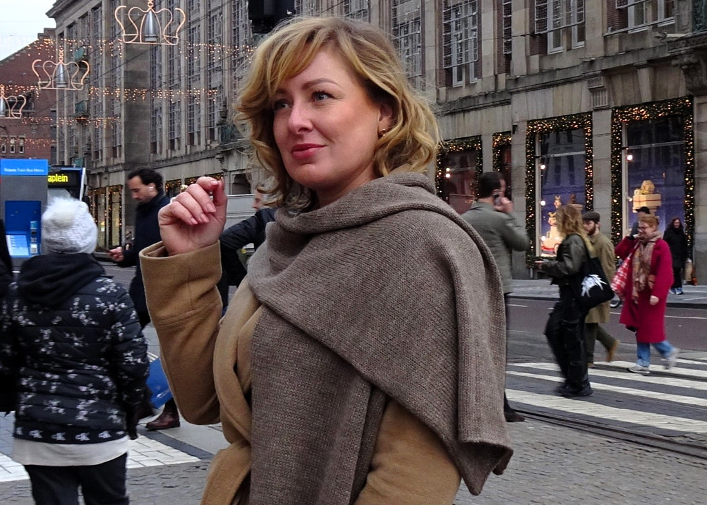 Charlie Shawl handmade in Amsterdam – wool and alpaca blend in solid color.
