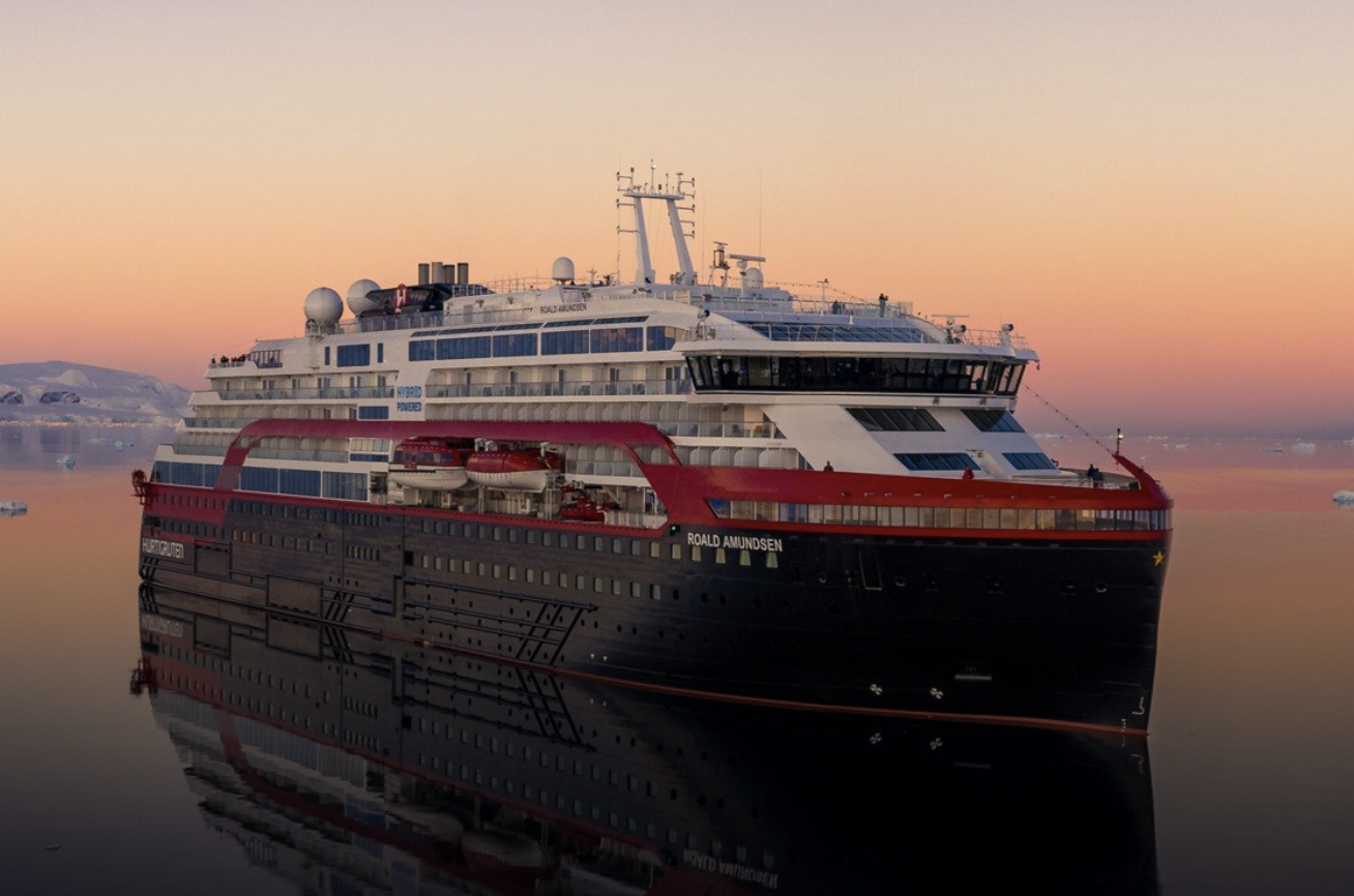 © Hurtigruten