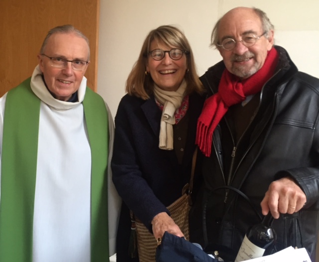 Vicaire et Paroissiens à Neuilly (92)