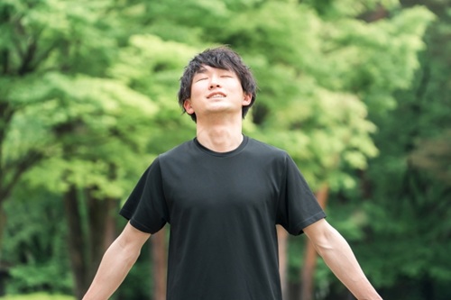 腰痛の原因！イライラや緊張したときに効果がある呼吸法！