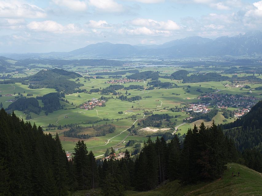 herrlicher Blick auf Hopfen- und Forgensee und Ammergauer Berge