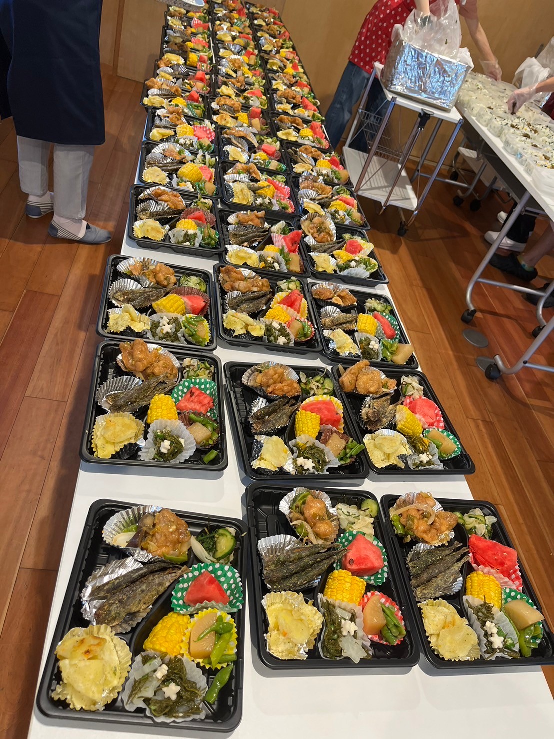 子ども食堂；食べる応援6年4組