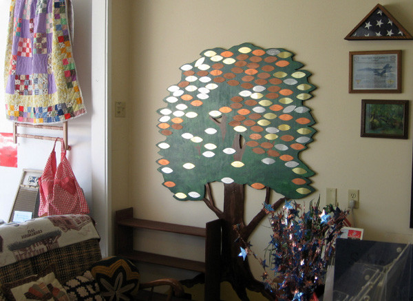 A tree, with plaques honoring generous donors to the Franklin County Genealogical Society