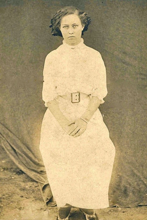 Jewel May Elliott about age 16, c. 1913 (possibly wedding day photographs)