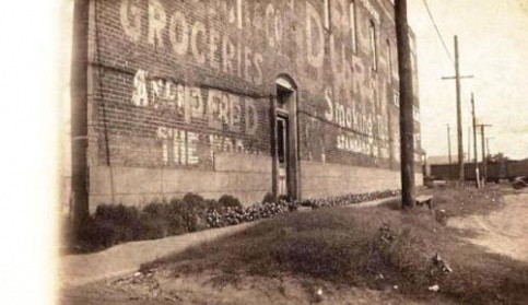 Scenes of Mt. Vernon, late 1920's or early 1930's (Photo by Jim Stringer, courtesy of John Hicks)