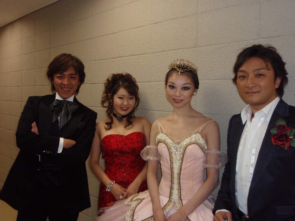 2008年12月　神奈川県民ホール　「ファンタスティック・ガラ」　左より宮本益光さん、臼木、上野水香さん、樋口達哉さん