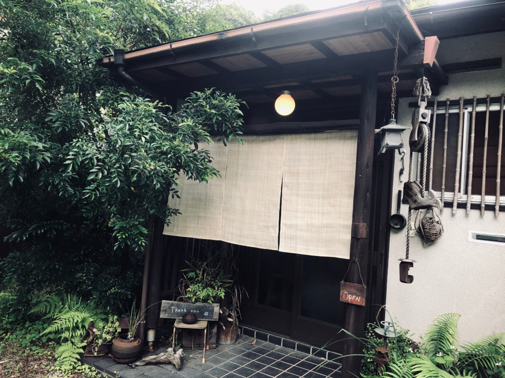 小さな物語のあるお店 ごはんや 里庵 小さな物語のあるお店 ごはんや 里庵