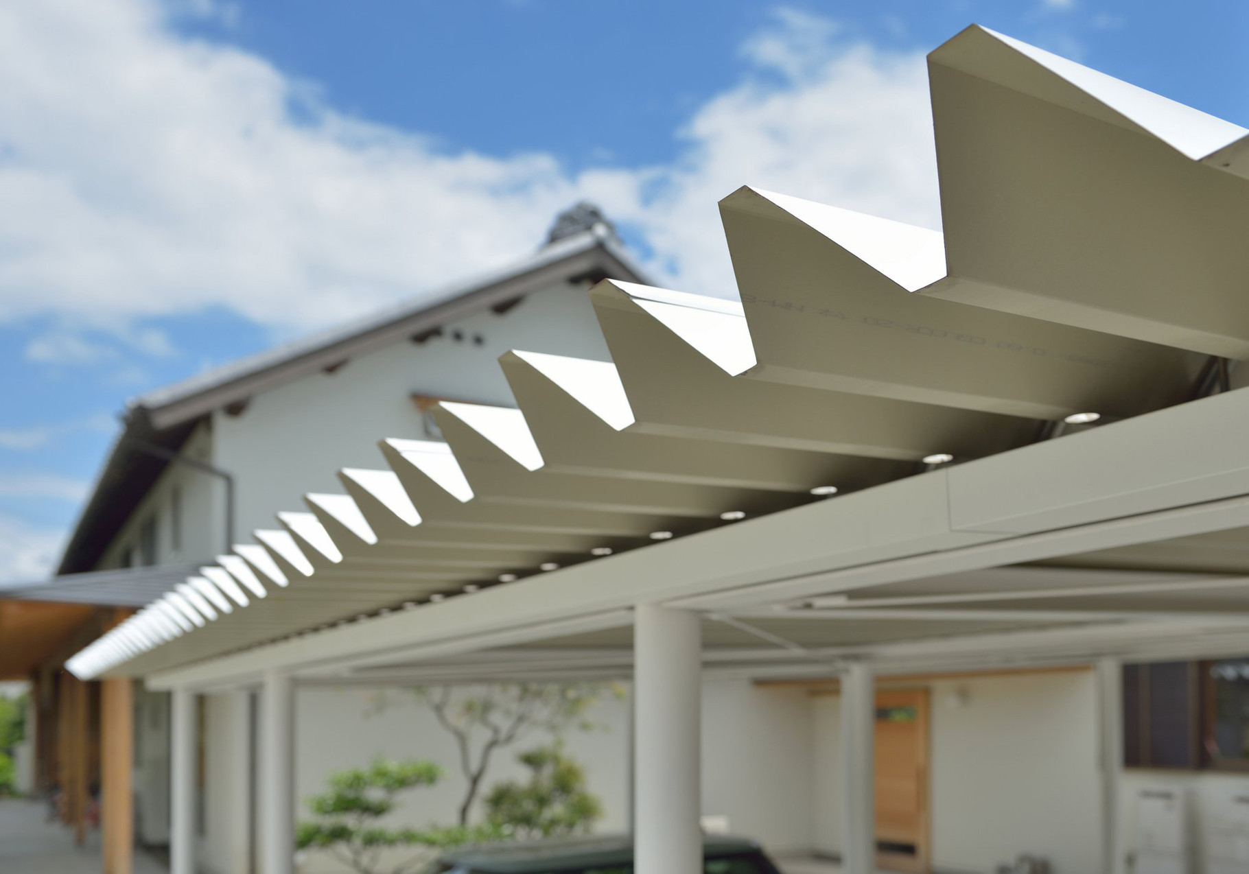 Steel frame Garage - m5_architecte/エムサンク_アーキテクト Steel frame Garage - m5_architecte/エムサンク_アーキテクト
