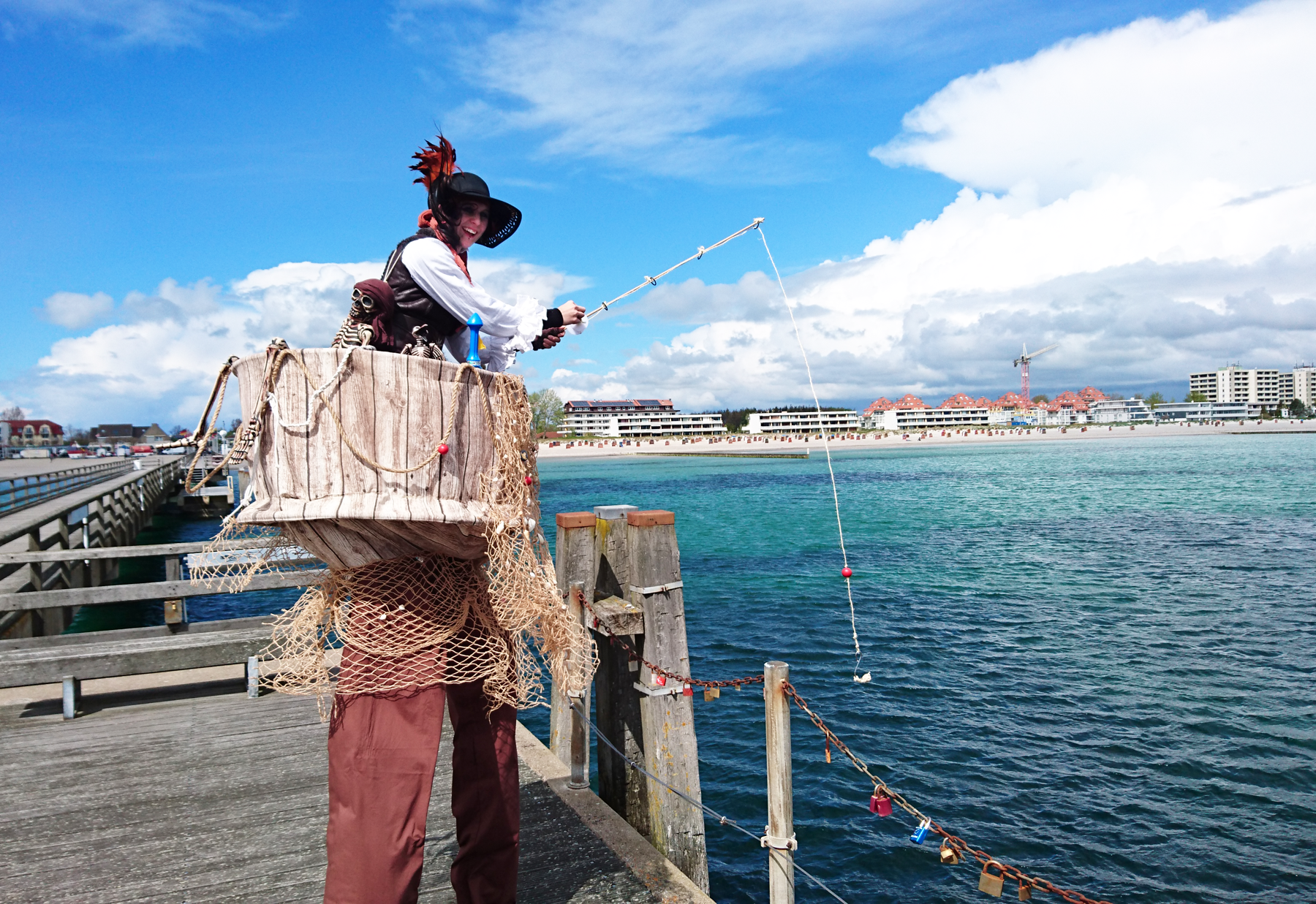 Stelzenlauf als Pirat im Krähennest in Großenbrode