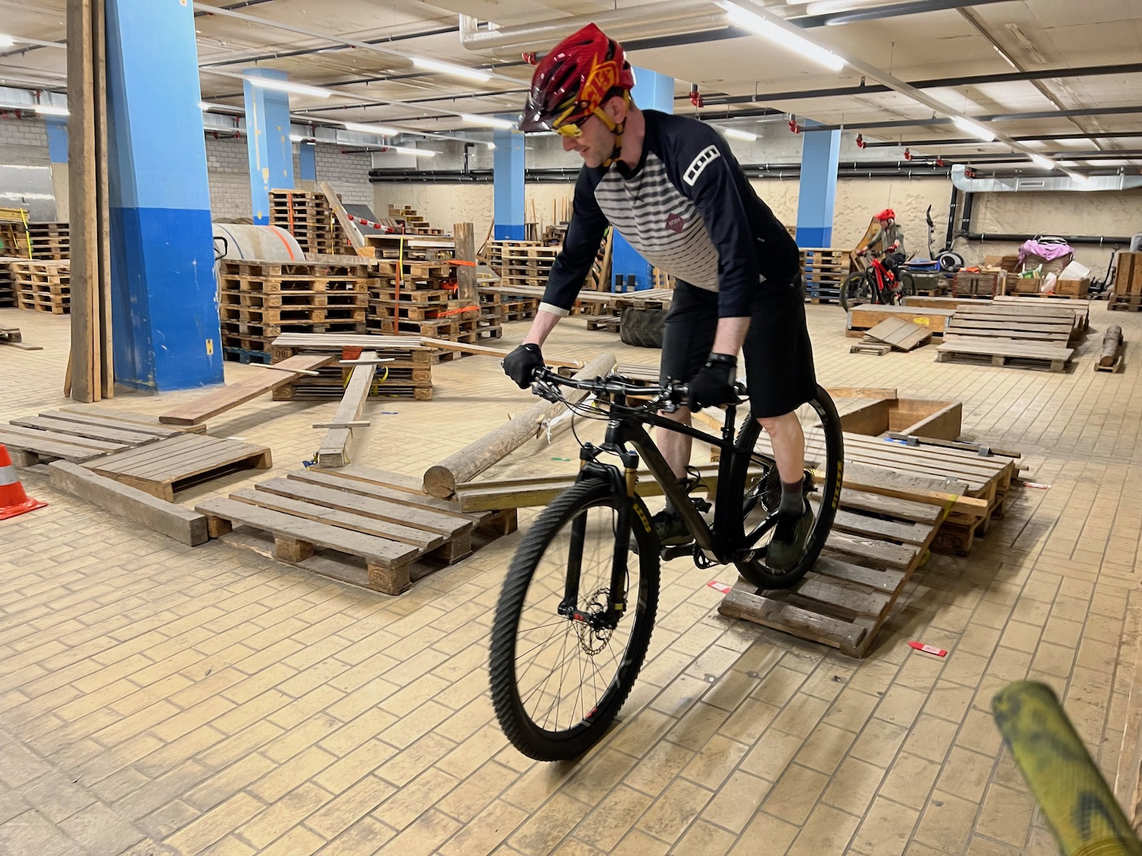 Technikkurs Mit Debi Studer Und Dem Eigenen Bike VeloClub Allschwils technikkurs-mit-debi-studer-und-dem-eigenen-bike-veloclub-allschwils