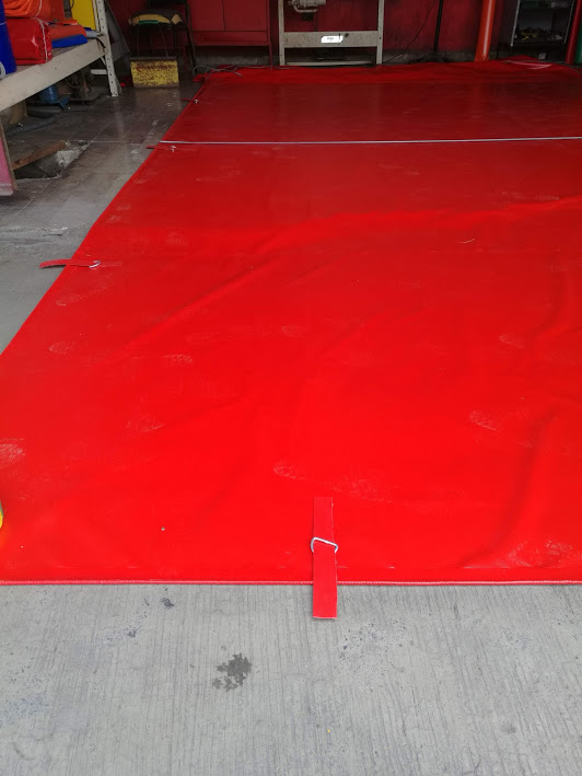 Lona roja con argollas para camion de carga - Envios a todo Mexico