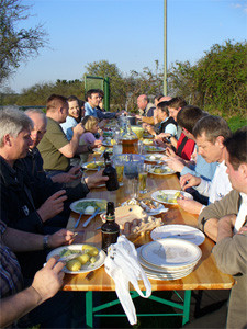 Traditionelles Grüne-Soße-Essen