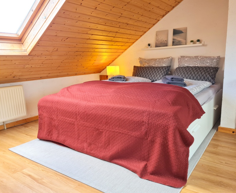 Schlafzimmer Ferienwohnung Chagall Mainz 