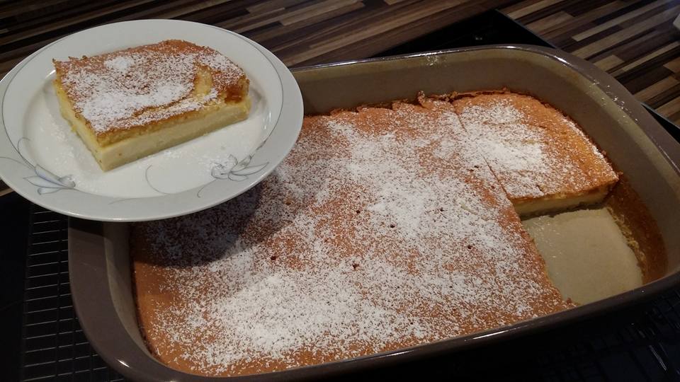 Ein saftig super leckerer Vanille Zauberkuchen aus der großen rechteckigen Ofenhexe® von Pampered Chef®