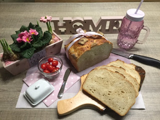 Hanno das Brot aus dem Zaubermeister/Ofenmeister Ein tolles Brot das schon hundertfach nachgebacken wurde. Hanno das Brot aus dem Zaubermeister oder Ofenmeister von Pampered Chef. Ein Rezept nach Silke Schlusemann. Martina Ziehl mit Pampered Chef - Brotre