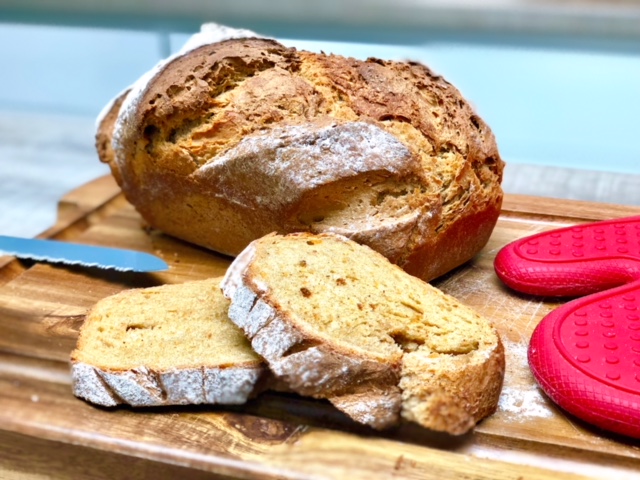 Pampered Chef® Kastenbrot aus dem Zauberkasten - Schweizer Kastenbrot alla Martina Ziehl Ein tolles Steinbackofenbrot aus dem Pampered Chef® Zauberkasten, jeder der frisches Brot gerne ißt, der kommt um das Schweizer Kastenbrot nicht drum herum - gebacken