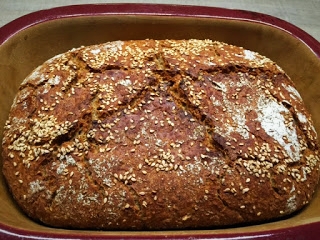 Pampered Chef Chia-Powerkrusten-Brot aus dem Ofenmeister von Pampered Chef. #ofenmeister #pamperedchef #martinaziehl #chia-powerkrustenbrot #steinbackofenbrot #zauberhafteleckereienmitmartinaziehl #backhausart