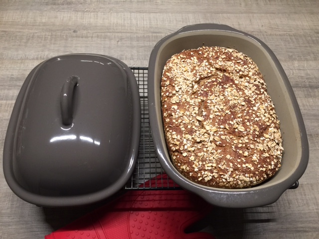 Schau, hier siehst du mein selbst gebackenes Vollkornbrot mit 5 Korn Getreide....es ist einfach perfekt....