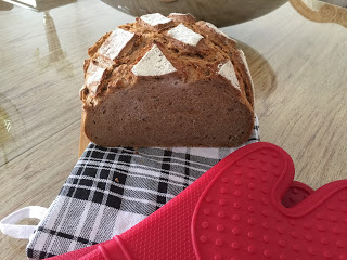 Dieses Brot wird dich so richtig satt machen. Ich liebe selbst gebackene Brote. Ich backe im Ofenmeister von Pamperedchef®