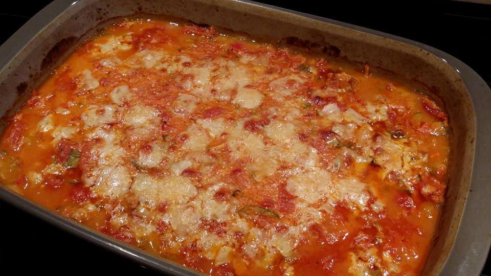 Leckeres Kalbsgeschnetzeltes aus der tollen Ofenhexe® von Pamperedchef® Schnell zubereitet und super lecker ohne deinen Herd zu verschmutzen oder Fett Geruch in deiner Küche zu haben. Einfach in der Ofenhexe® in den Backofen schieben und abwarten bis das
