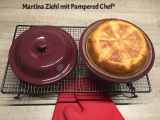 Mischbrot selber backen im runden Zaubermeister. Rezept für das Mischbrot Kasseler Art. Martina Ziehl mit Pampered Chef bietet viele Brotrezepte. Pampered Chef Onlineshop