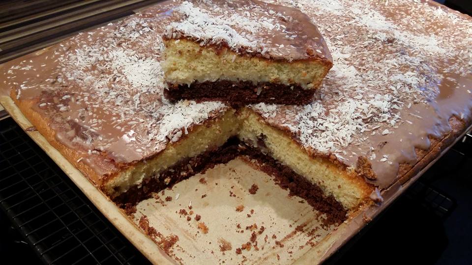 Kuchen gebacken auf dem großen Ofenzauberer von Pampered Chef®. Heute einen Kokostraumkuchen der frisch und locker schmeckt.