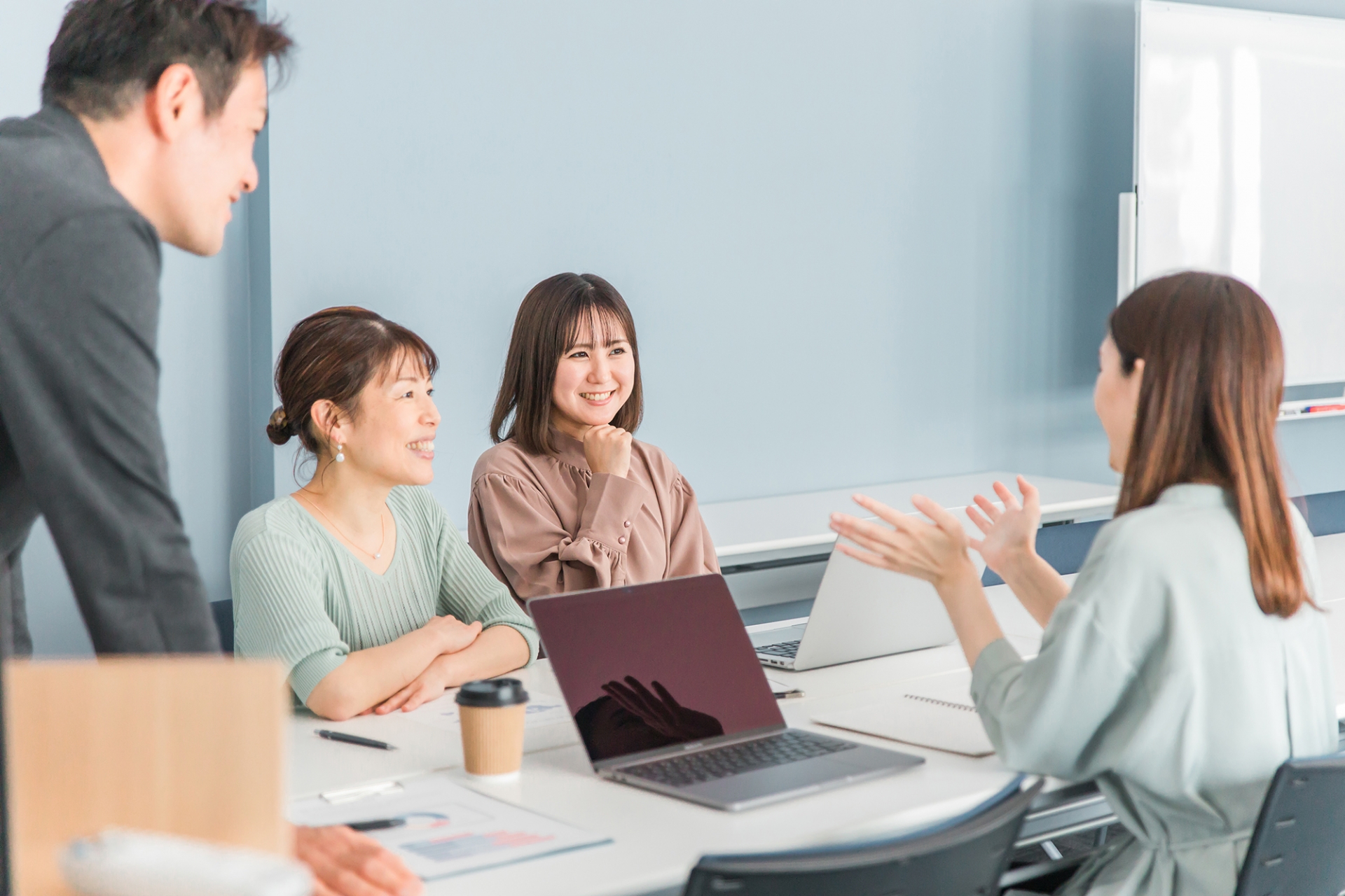 職場で無視される女性必見！心理セラピストが明かす克服する3つの秘訣