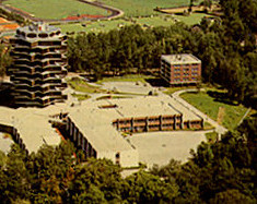 vue aérienne du lycée hôtelier et de l'ancien collège Maxence van der Meersch du Touquet avant son déplacement sur l'espace Nouveau Siècle