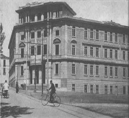 Liceo Torquato Tasso primi 900' (© http://www.salernitanastory.it/galleryDetail.php/4/56/Salerno+Antica/)