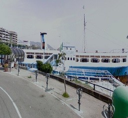 Nave Concord sul Lungomare di Salerno