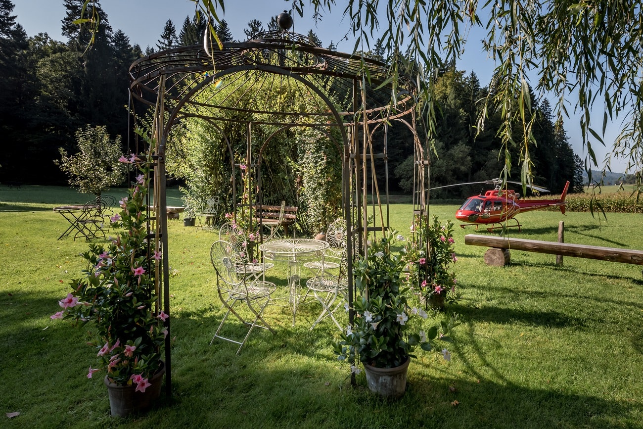 Elite Flights, Gourmetflüge, Helikopterflug, Romantikflüge, AS 350 B2 Ecureuil, HB-ZPF, Restaurant Bürgisweyerbad