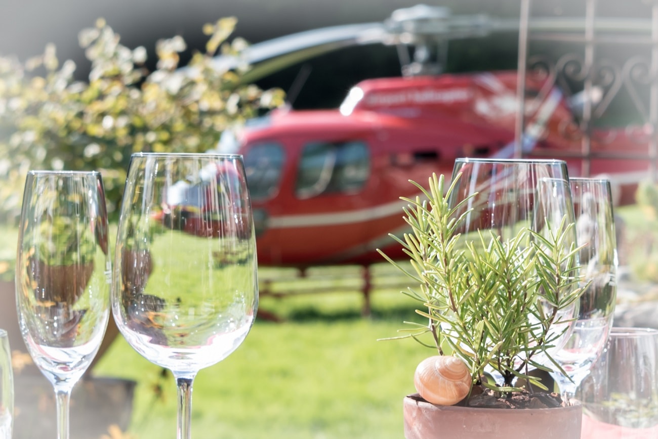 Elite Flights, Gourmetflüge, Helikopterflug, Romantikflüge, AS 350 B2 Ecureuil, HB-ZPF, Restaurant Bürgisweyerbad