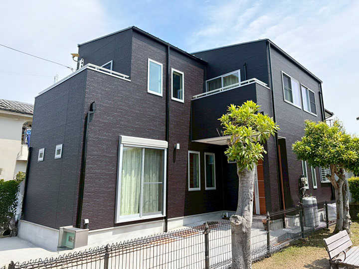 外壁と屋根の塗装事例｜築１２年の一軒家【越谷市相模町】