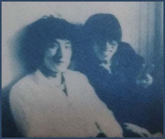 A la derecha, el Sr. Ikezawa; a la izquierda, el Sr. Tomizawa.