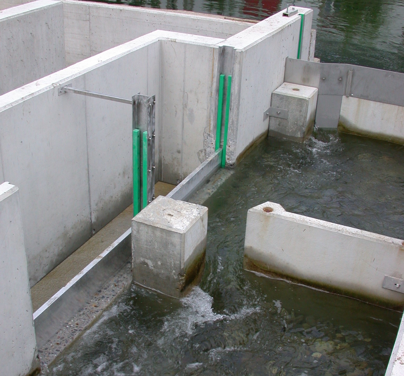 Stahlbauteile in Fischzählkammer, KW Stroppel, Untersiggenthal