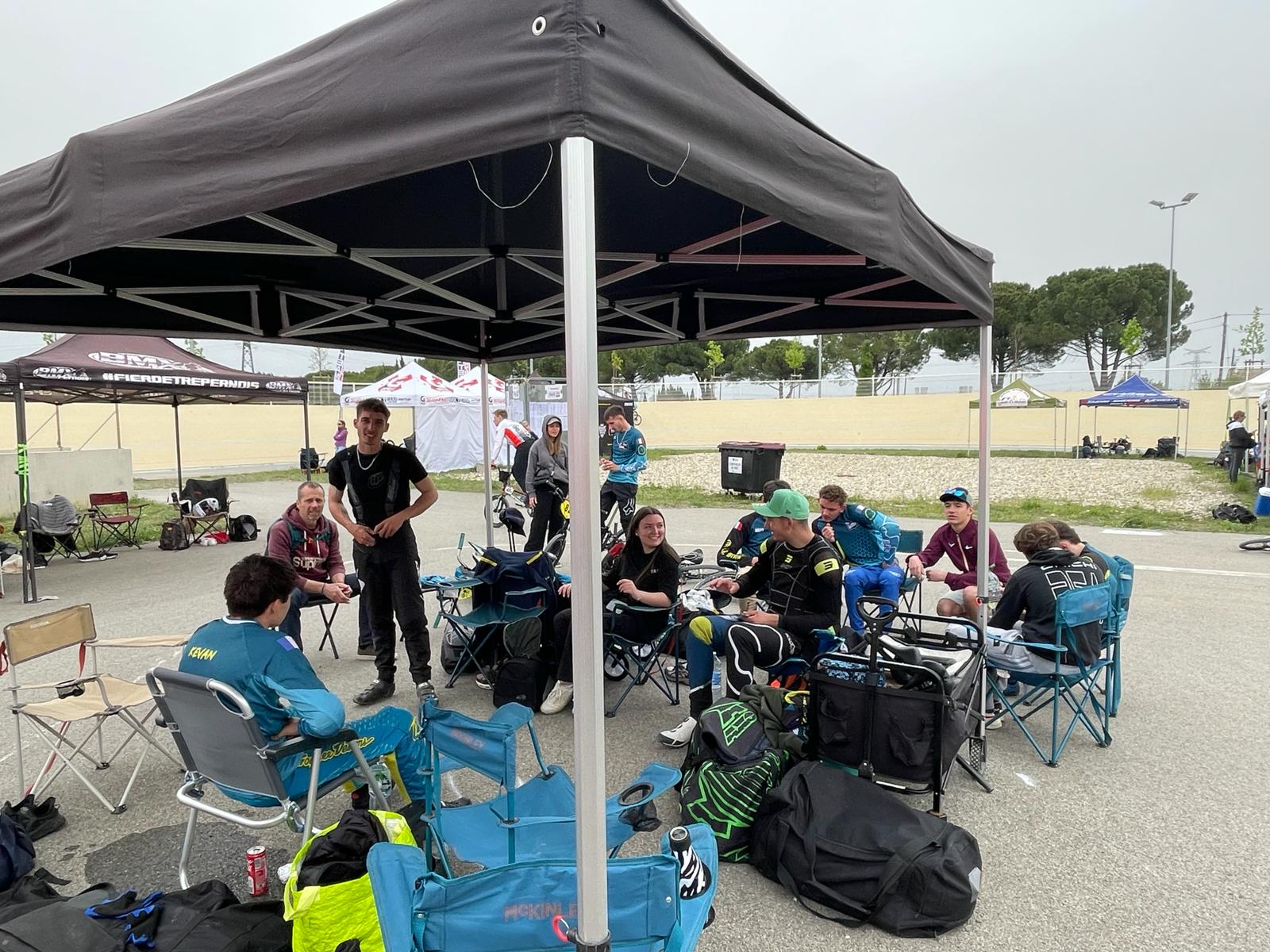 Le point de ralliement au centre du vélodrome 