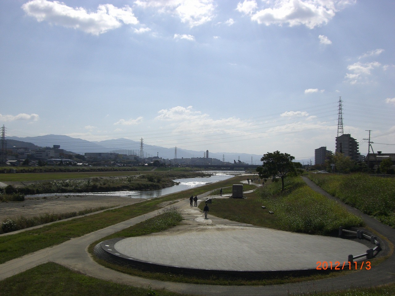 04_石川河川敷　ローラースケートもできる