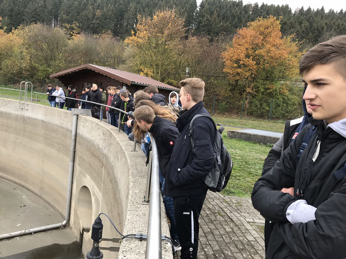 Besuch im Klärwerk Obere Dietzhölze.
