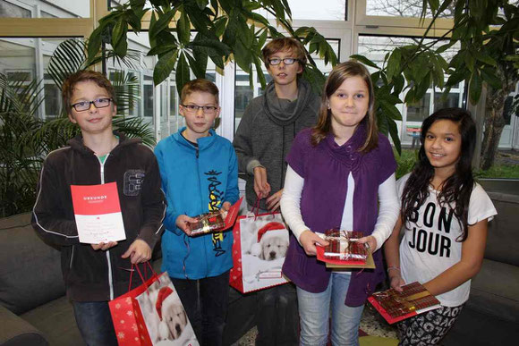 Die Sieger des Lesewettbewerbs: Samuel Moos, Christian Werwai, Fin Berth, Maja Schmidt, Jennifer Gerhardt