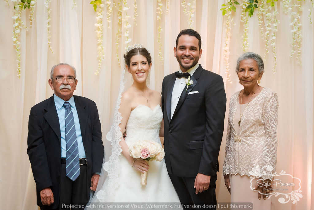 9. Esposos y abuelos del novio