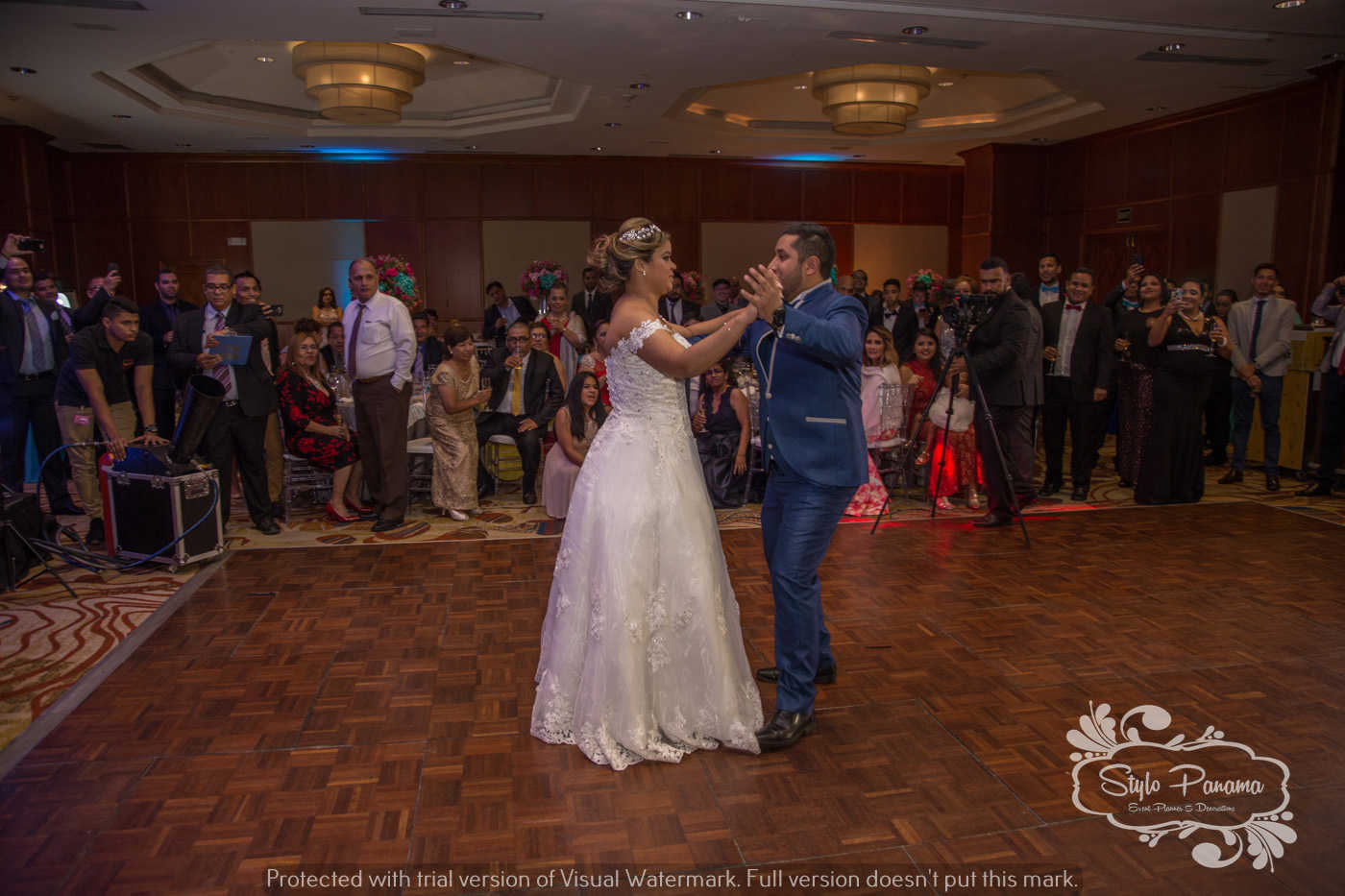 18. Comienzo del baile como nuevos esposos