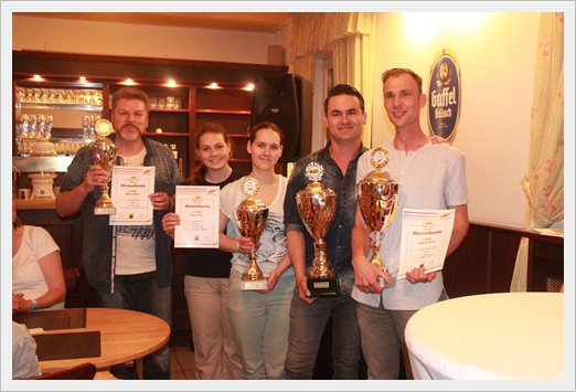 Chrissy und ich bei der Vergabe der "BEST IN SHOW" auf der Bundesdeutschen 2016 in Bergheim Quadrath Ichendorf. Mit "Brianna" erhielten wir den 2 Platz!