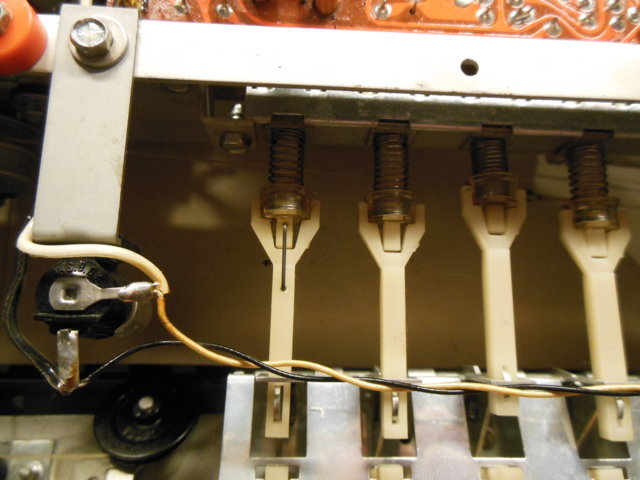 Drahtbrücke in der Betätigungsmechanik. 